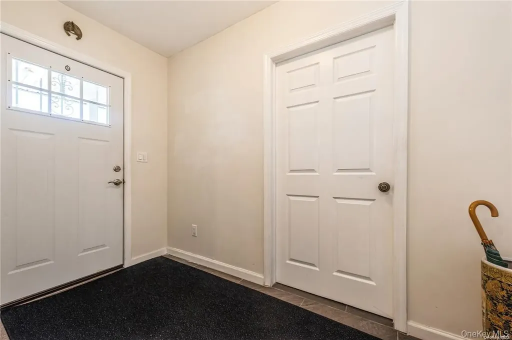 36 Robin Lane Levittown NY 11756