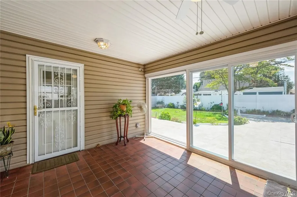 36 Robin Lane Levittown NY 11756