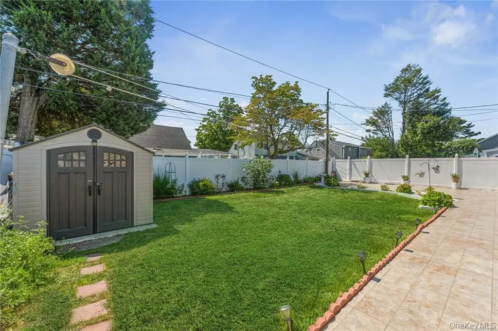36 Robin Lane Levittown NY 11756