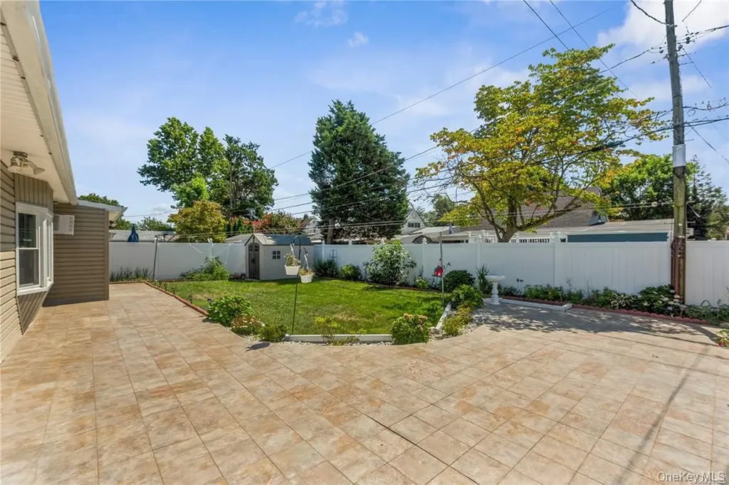 36 Robin Lane Levittown NY 11756