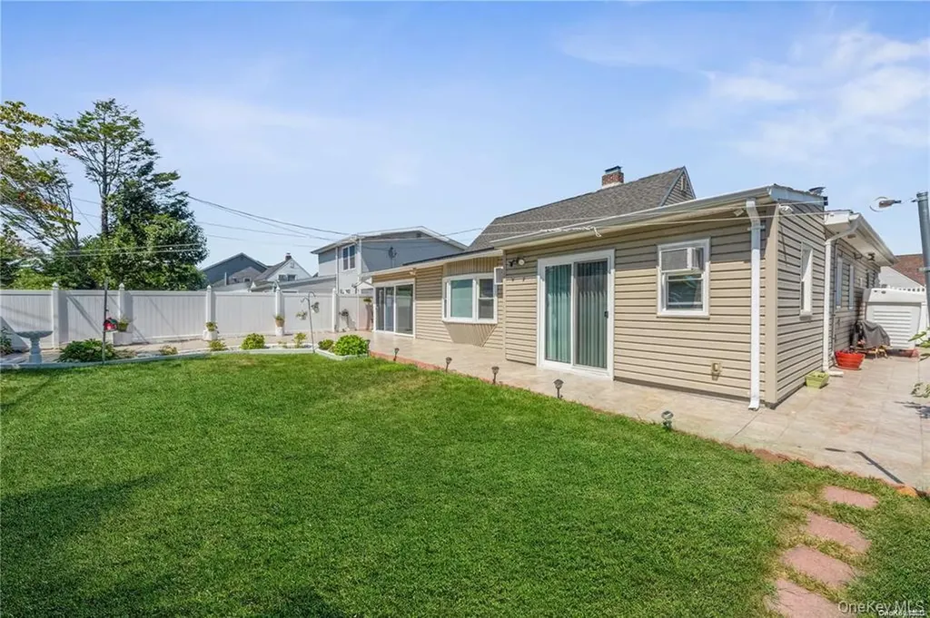 36 Robin Lane Levittown NY 11756