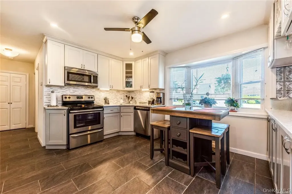 36 Robin Lane Levittown NY 11756