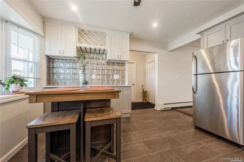 36 Robin Lane Levittown NY 11756