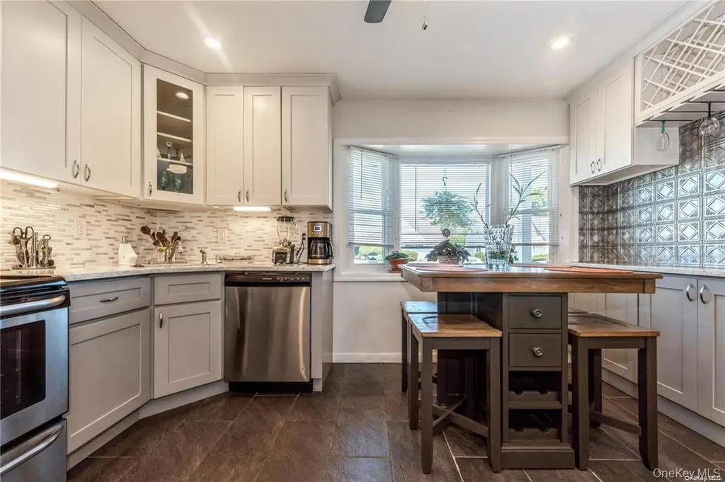 36 Robin Lane Levittown NY 11756