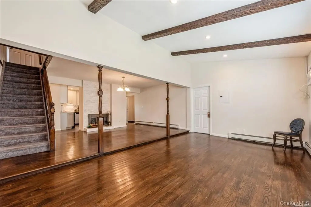 36 Robin Lane Levittown NY 11756