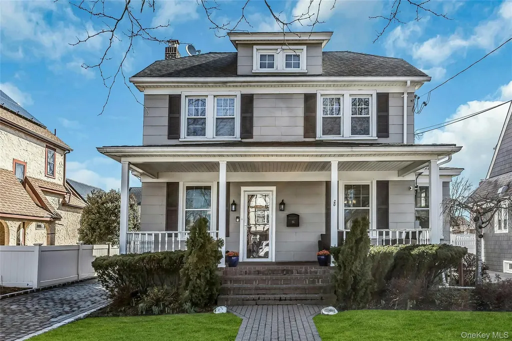 86 Taft Avenue Lynbrook NY 11563