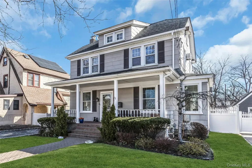 86 Taft Avenue Lynbrook NY 11563