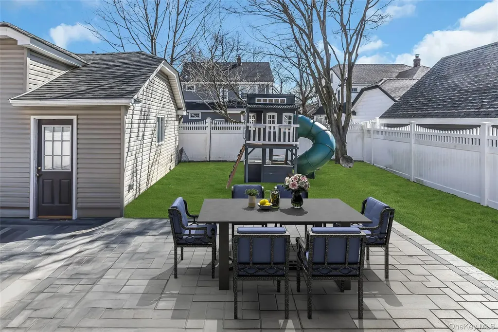 86 Taft Avenue Lynbrook NY 11563