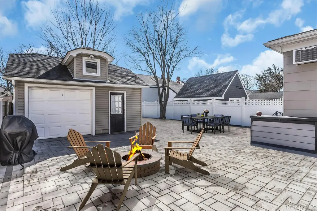 86 Taft Avenue Lynbrook NY 11563