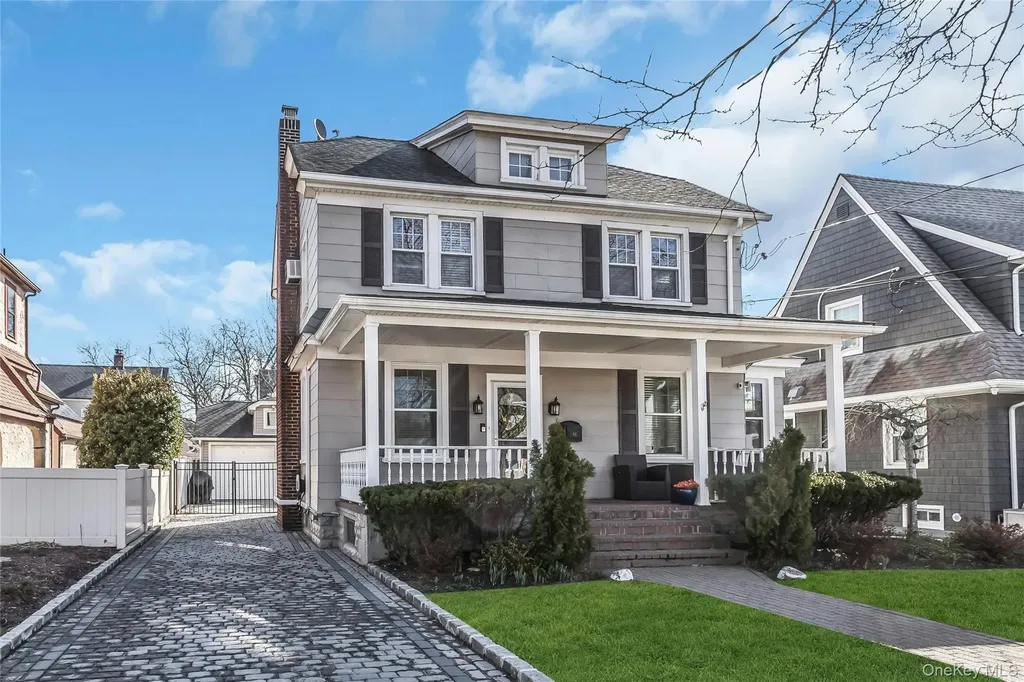 86 Taft Avenue Lynbrook NY 11563