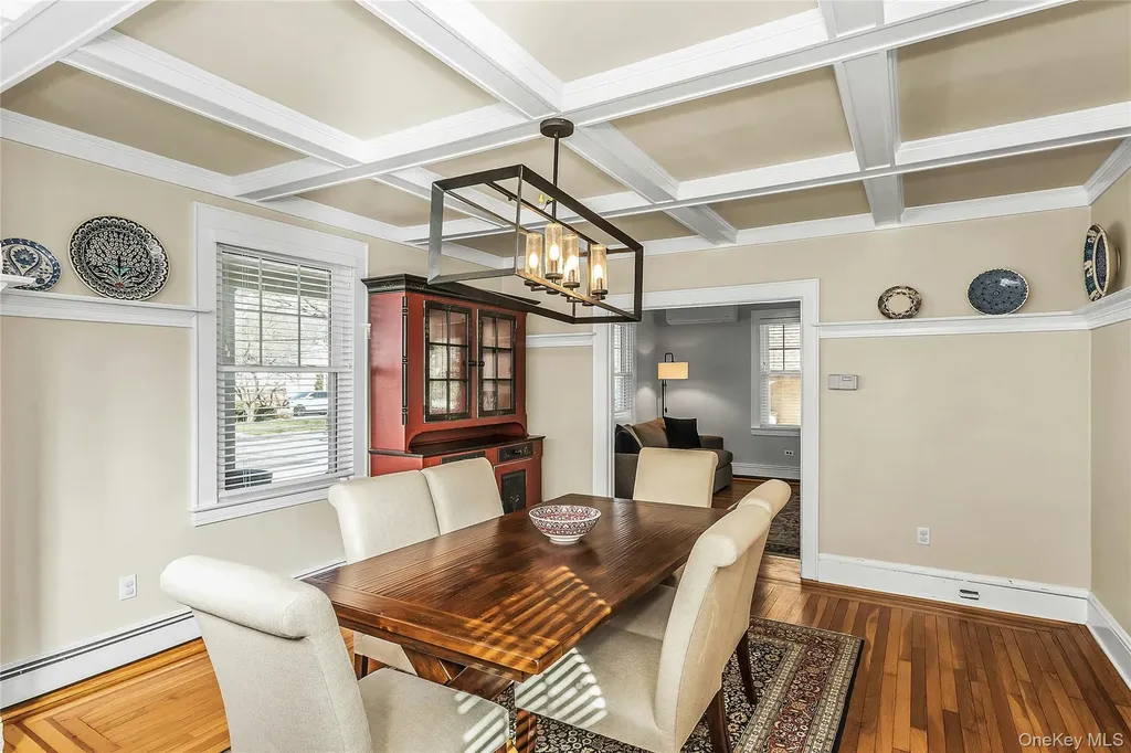 86 Taft Avenue Lynbrook NY 11563