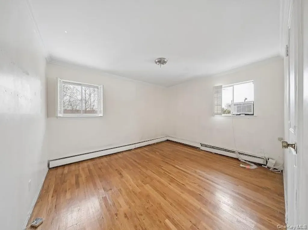 14 Jeffrey Lane Great Neck NY 11020