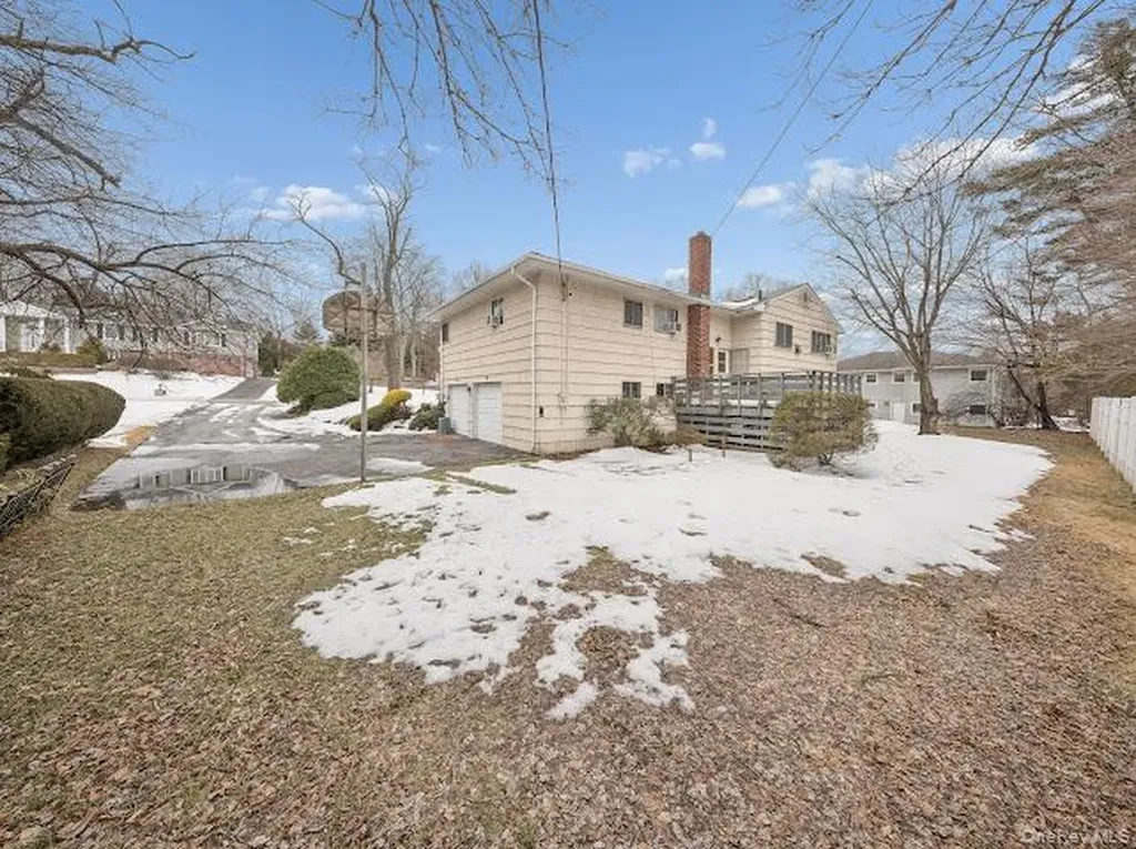 14 Jeffrey Lane Great Neck NY 11020