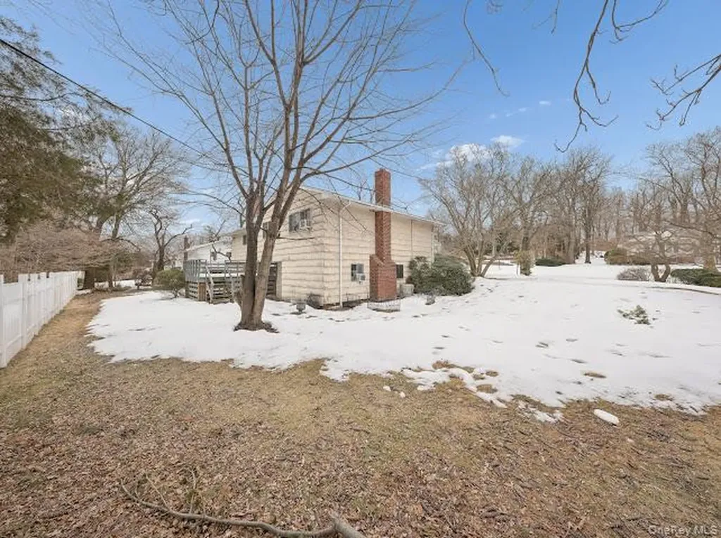 14 Jeffrey Lane Great Neck NY 11020