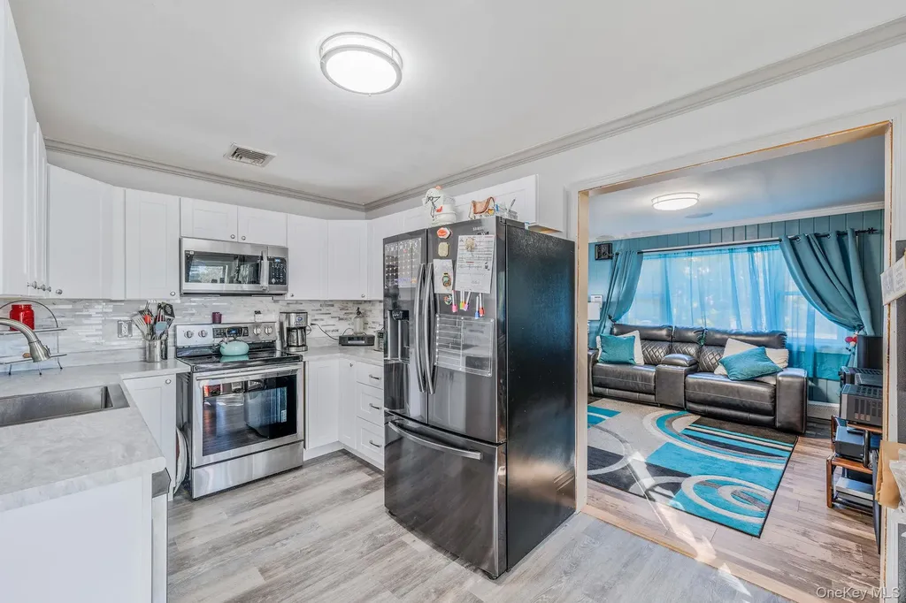 32 Pine Tree Drive Shirley NY 11967