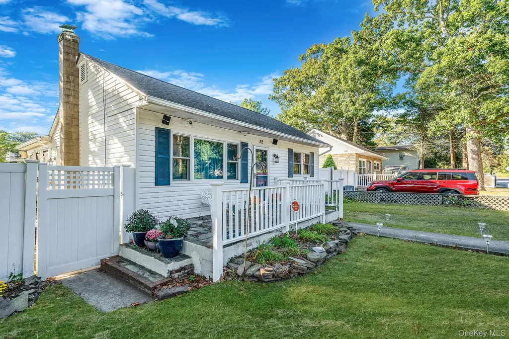 32 Pine Tree Drive Shirley NY 11967