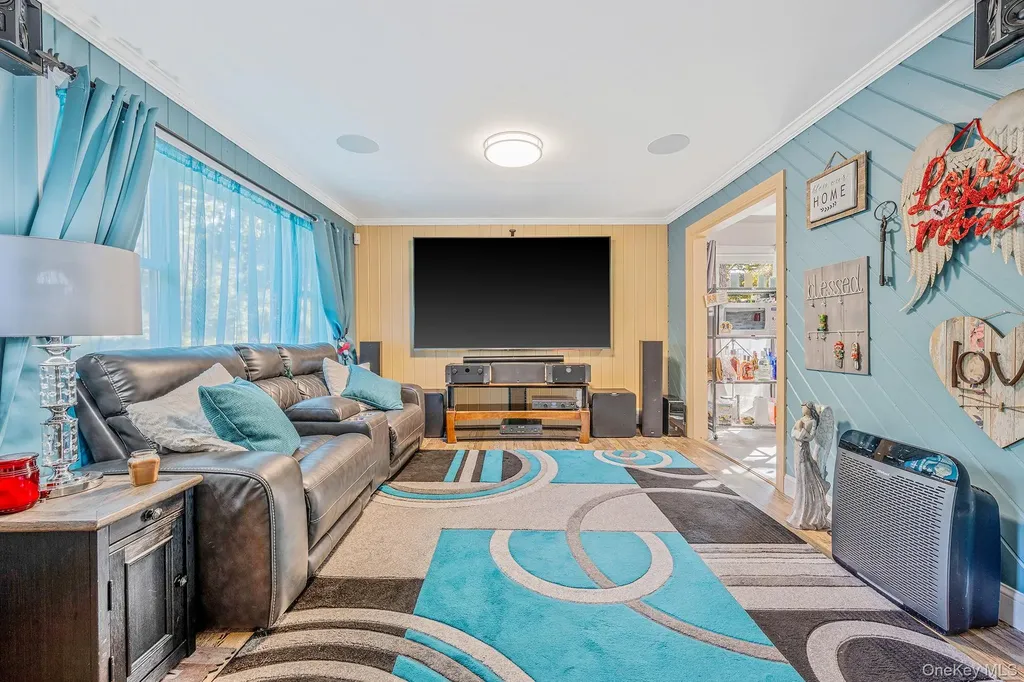 32 Pine Tree Drive Shirley NY 11967