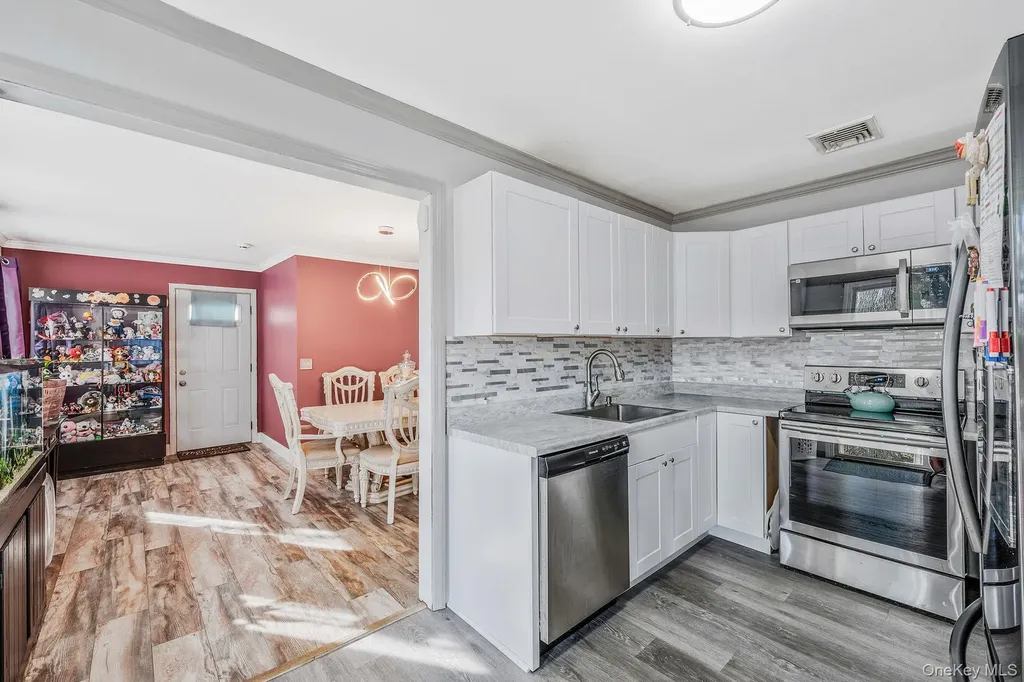 32 Pine Tree Drive Shirley NY 11967