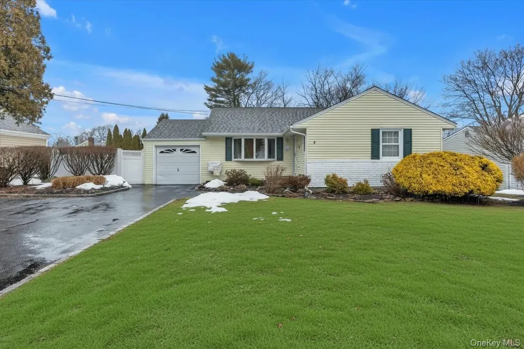 6 Longford Street Huntington NY 11743