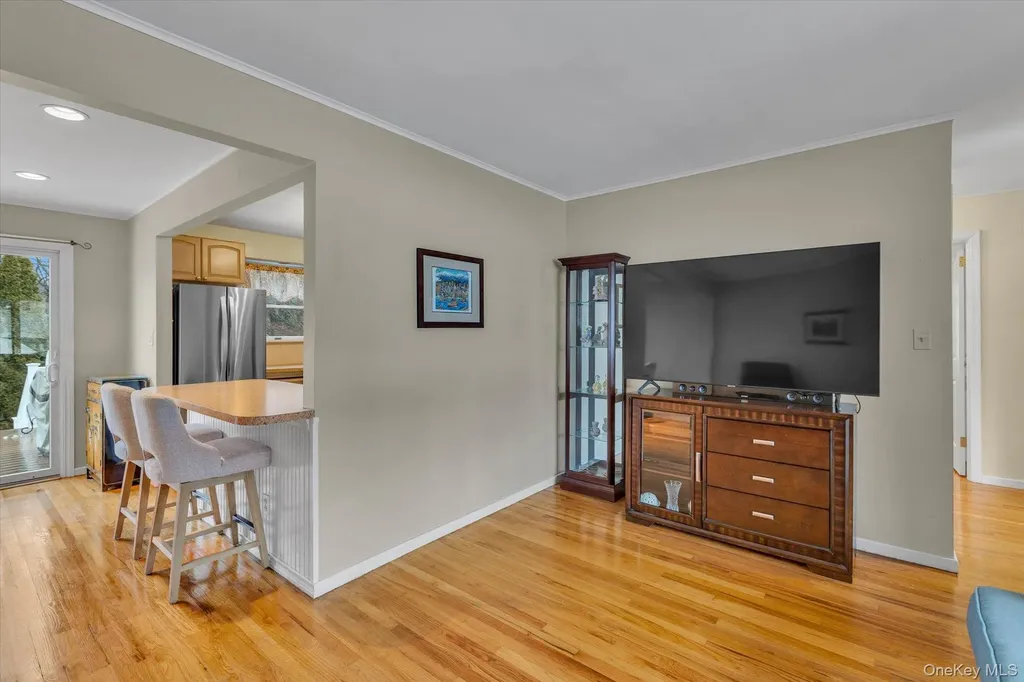 6 Longford Street Huntington NY 11743