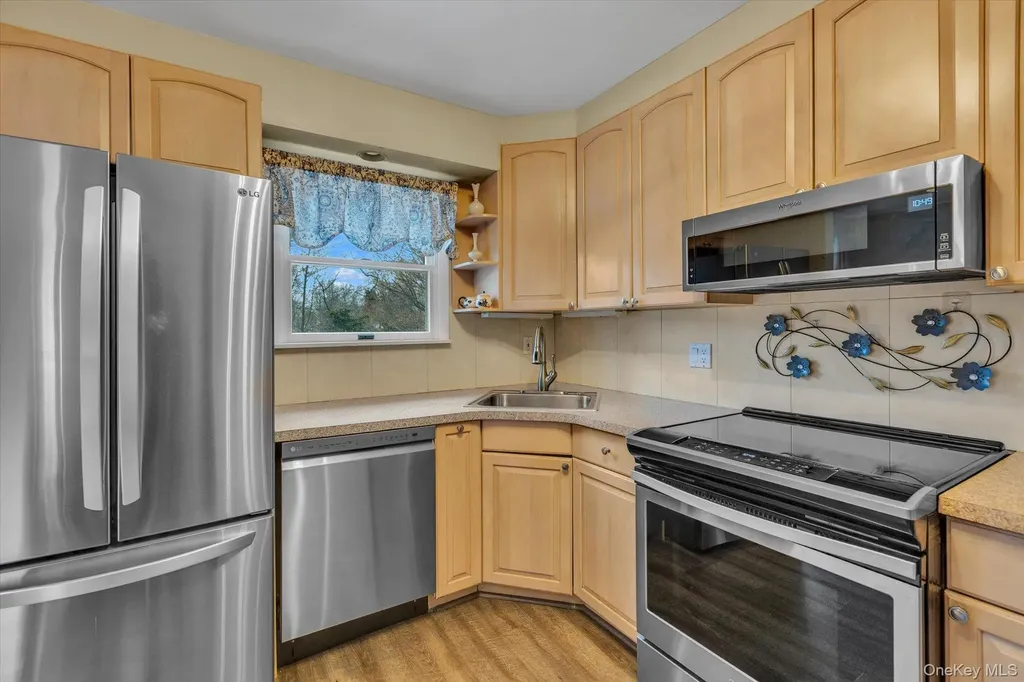 6 Longford Street Huntington NY 11743
