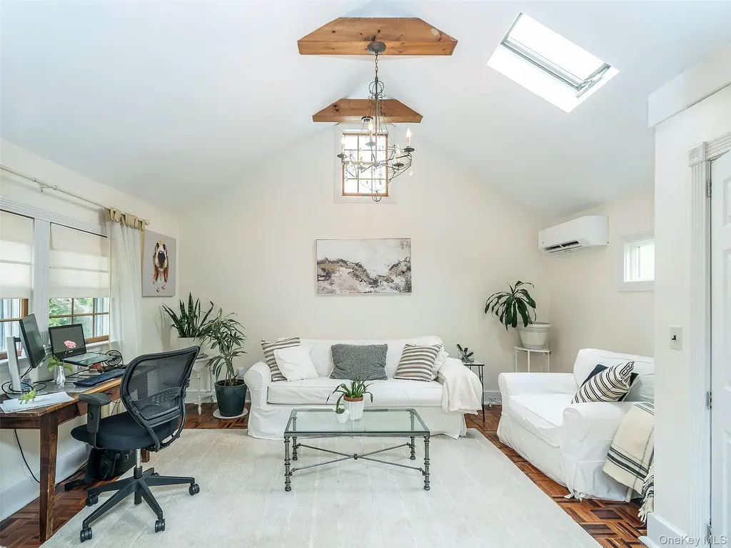 24 Maple Avenue Sea Cliff NY 11579