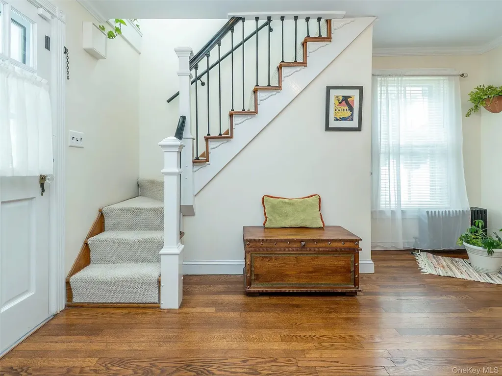 24 Maple Avenue Sea Cliff NY 11579