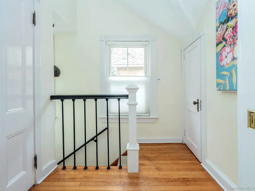 24 Maple Avenue Sea Cliff NY 11579
