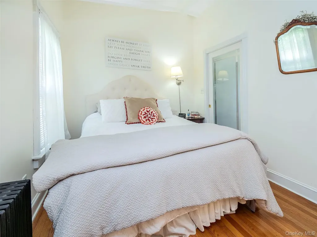 24 Maple Avenue Sea Cliff NY 11579