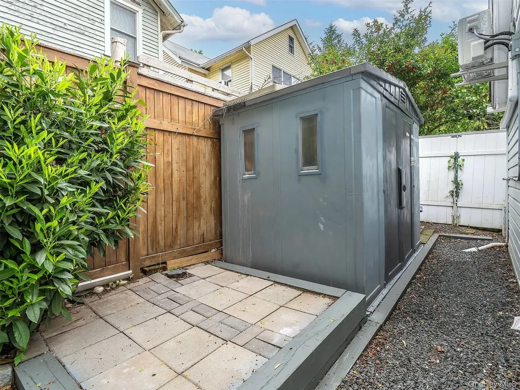 24 Maple Avenue Sea Cliff NY 11579