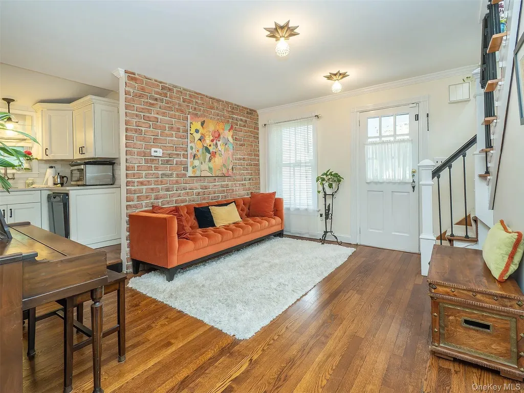 24 Maple Avenue Sea Cliff NY 11579