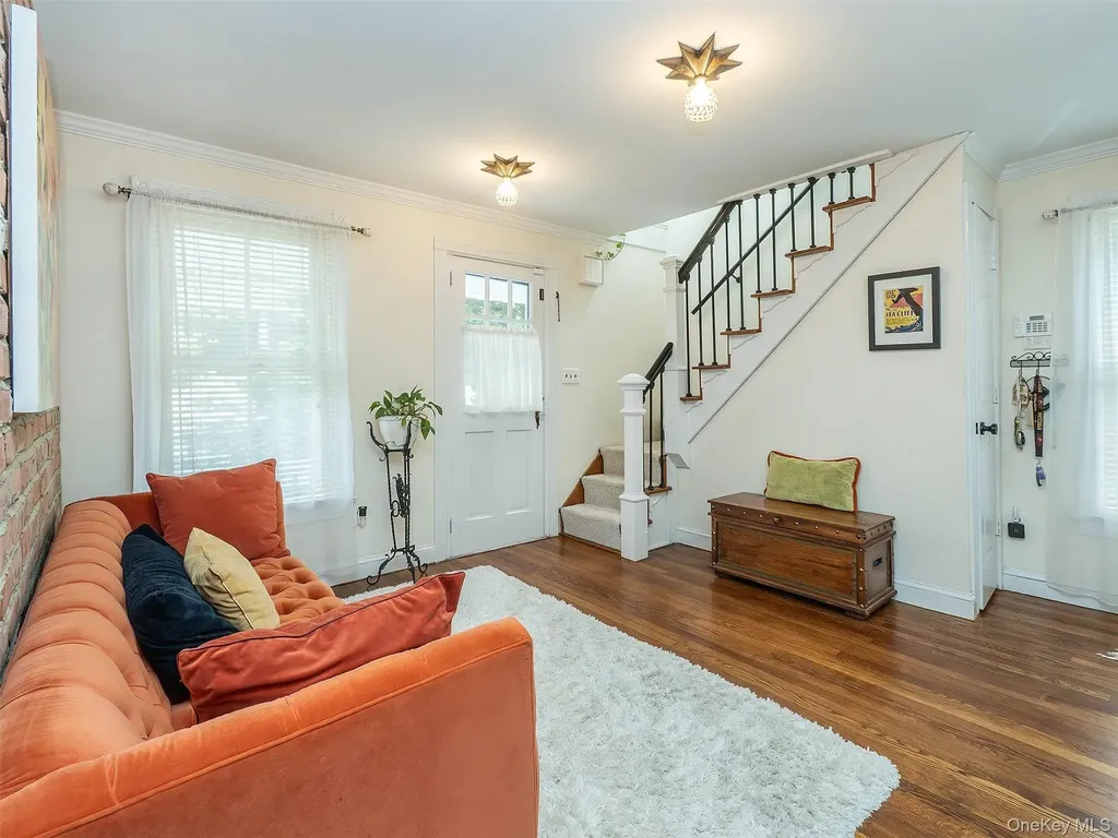 24 Maple Avenue Sea Cliff NY 11579