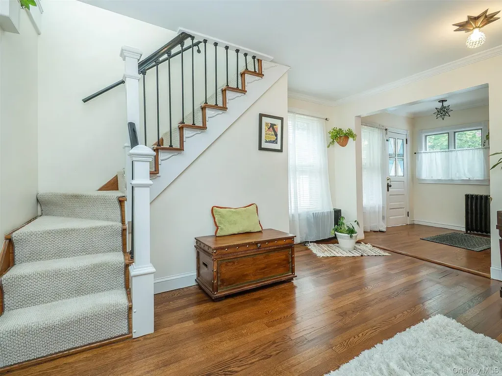 24 Maple Avenue Sea Cliff NY 11579
