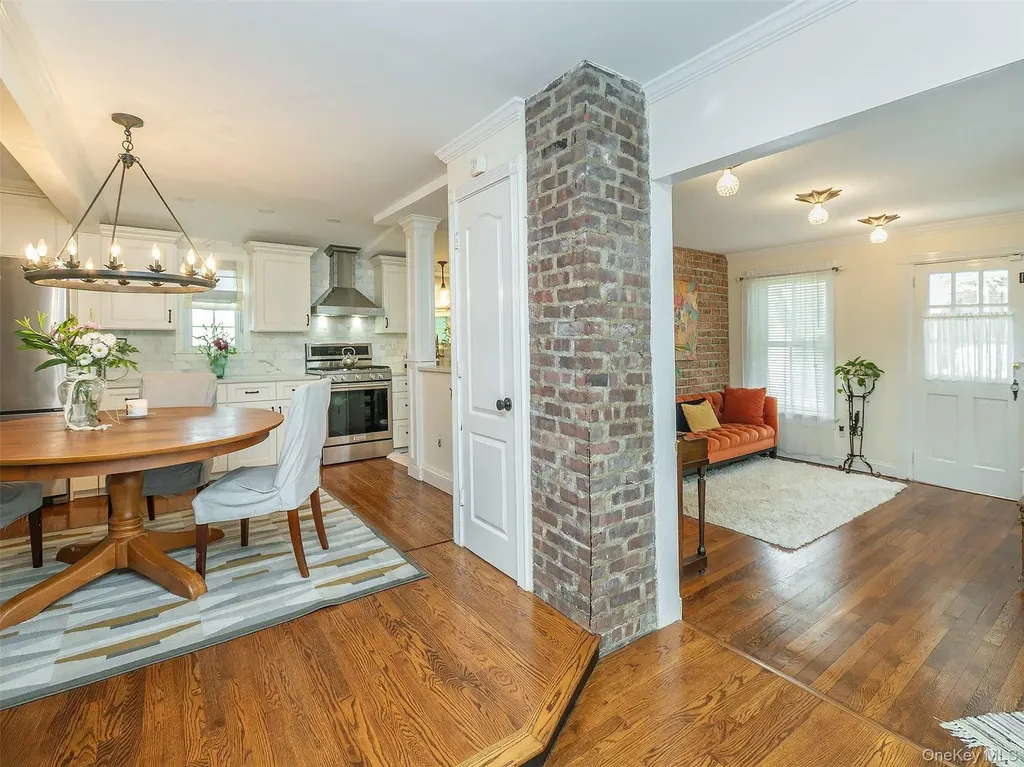 24 Maple Avenue Sea Cliff NY 11579