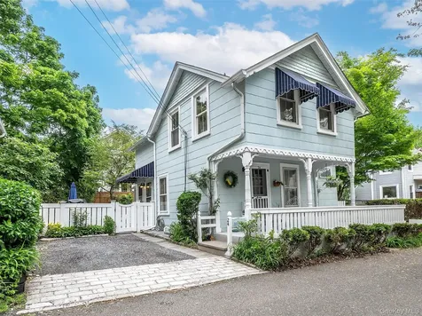 24 Maple Avenue Sea Cliff NY 11579