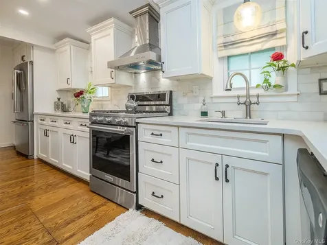 24 Maple Avenue Sea Cliff NY 11579