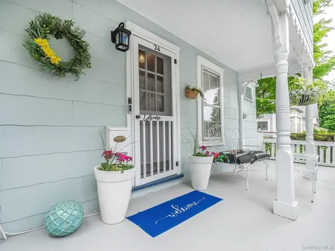 24 Maple Avenue Sea Cliff NY 11579