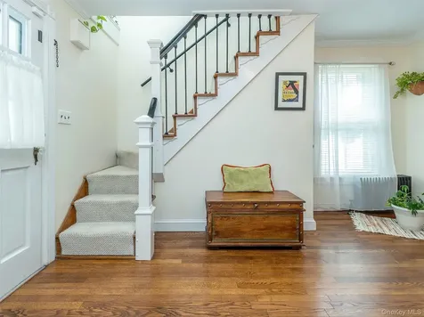 24 Maple Avenue Sea Cliff NY 11579