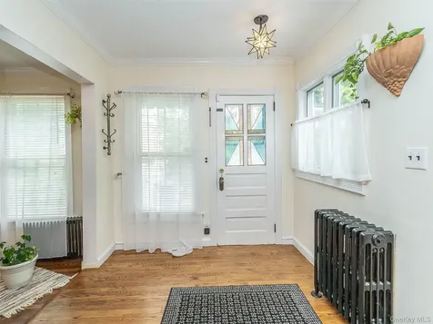 24 Maple Avenue Sea Cliff NY 11579