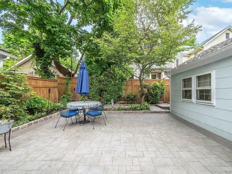 24 Maple Avenue Sea Cliff NY 11579