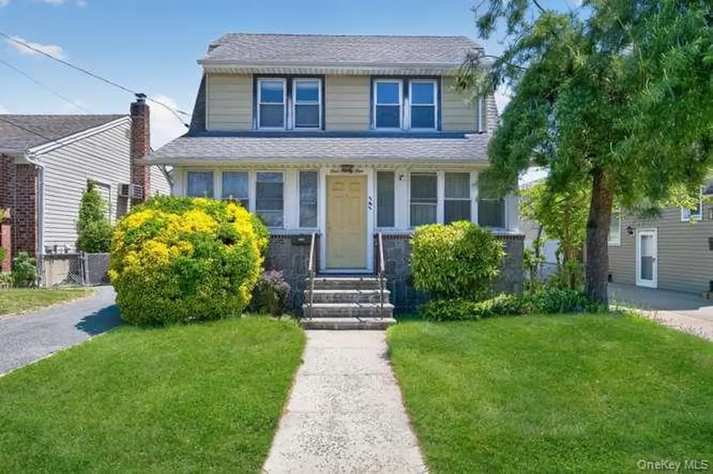 191 Rockaway Parkway Valley Stream NY 11580