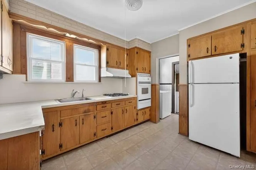 191 Rockaway Parkway Valley Stream NY 11580