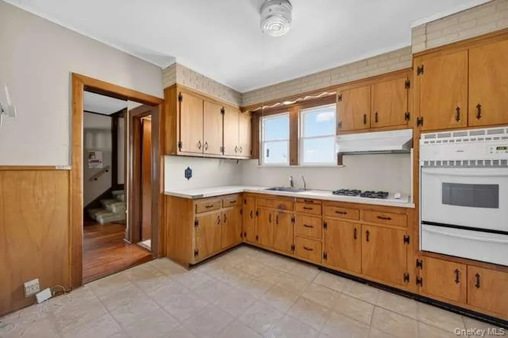 191 Rockaway Parkway Valley Stream NY 11580