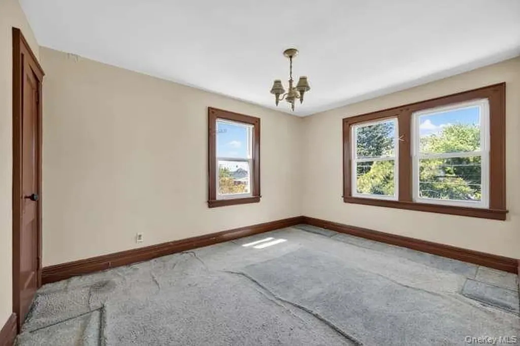 191 Rockaway Parkway Valley Stream NY 11580