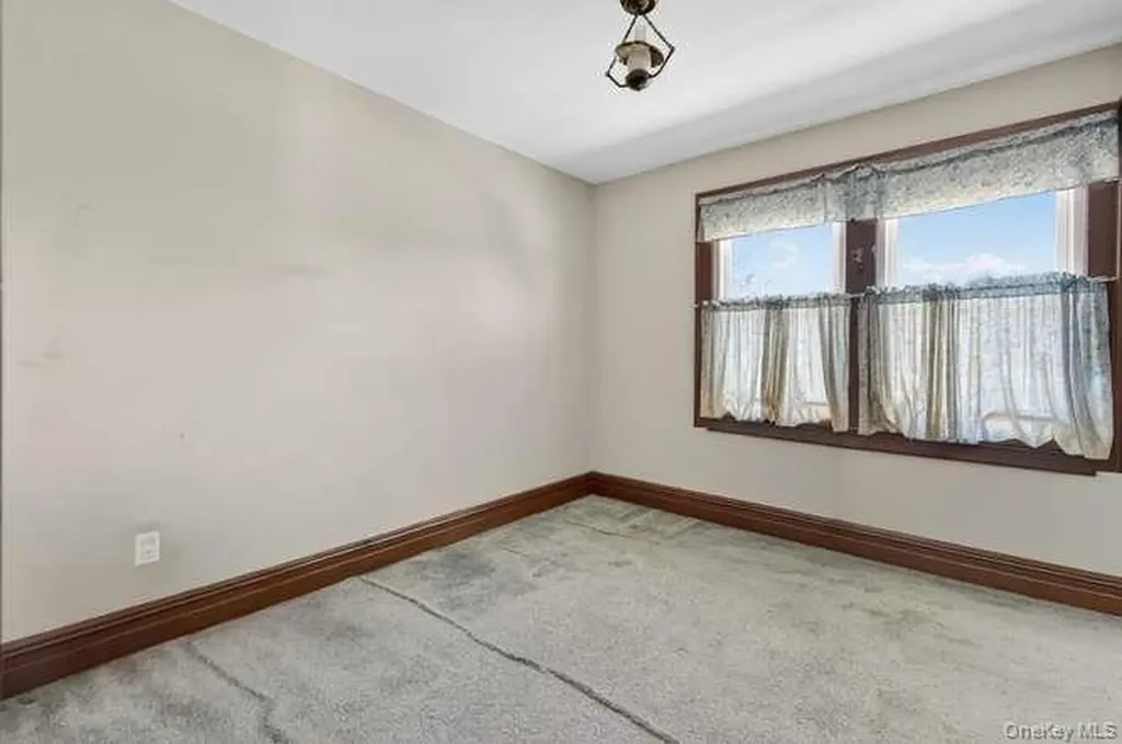 191 Rockaway Parkway Valley Stream NY 11580