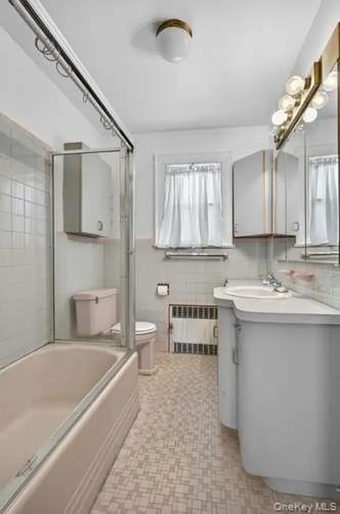 191 Rockaway Parkway Valley Stream NY 11580