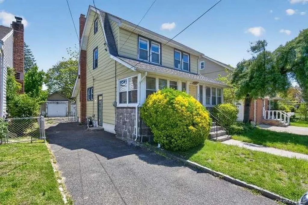 191 Rockaway Parkway Valley Stream NY 11580