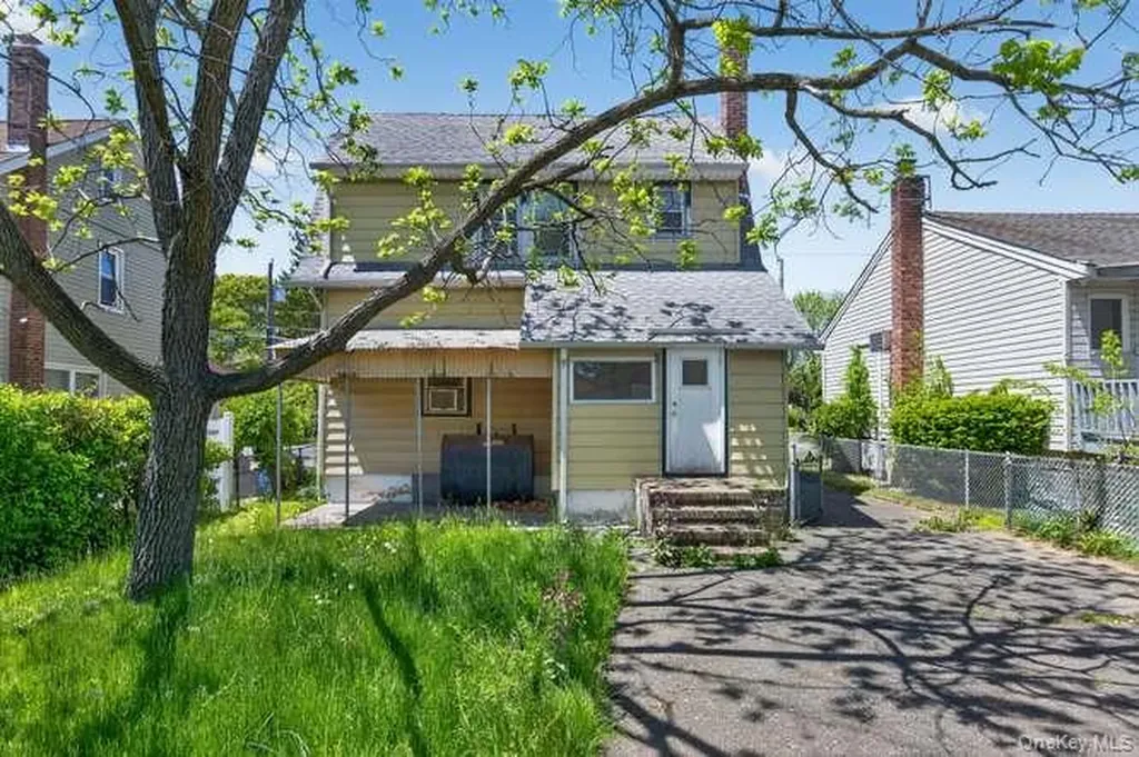 191 Rockaway Parkway Valley Stream NY 11580