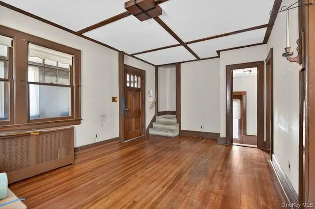 191 Rockaway Parkway Valley Stream NY 11580
