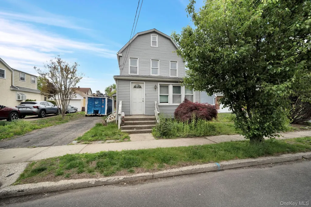 64 4th Avenue New Hyde Park NY 11040